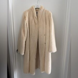 Elegant Ivory Mink Fur Coat -S/M